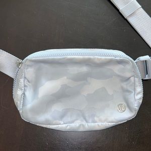 Everywhere Belt Bag 1L